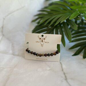 Armband aus Tigerauge auf einem Präsentationskarten mit dem Logo von Love Ibiza